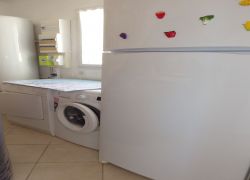 29 Haus20 Waschraum Mit Treppe Zum OG